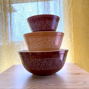 Pyrex Woodland mixing bowl set